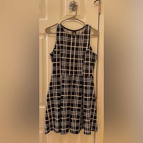 Soprano Dresses & Skirts - Black and White Fit & Flare Dress - Size M by Soprano